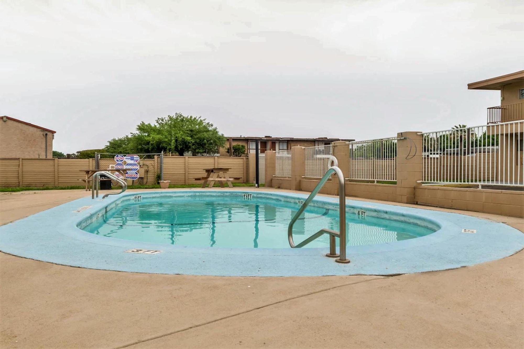 Oyo Hotel San Antonio Lackland Afb Seaworld Hwy 90 W Экстерьер фото