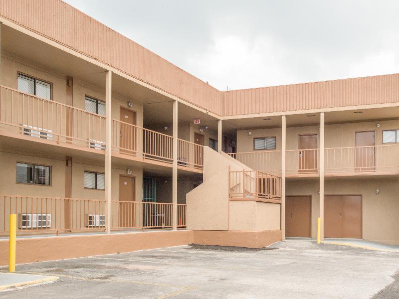 Oyo Hotel San Antonio Lackland Afb Seaworld Hwy 90 W Экстерьер фото